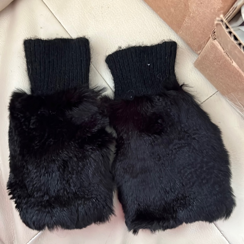 Vincent Pradier wool rabbit gloves